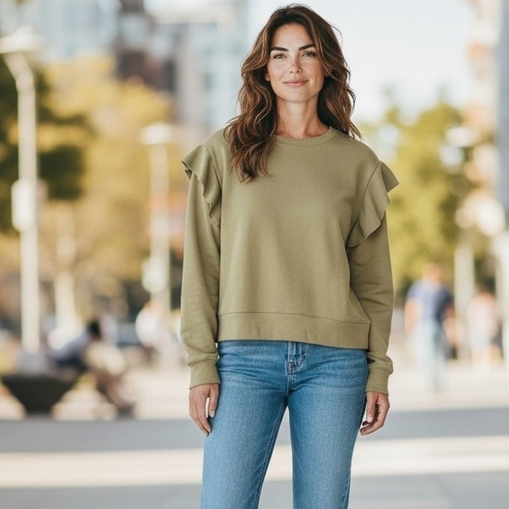 Dylan Green Ruffle Crew Neck Fleece Sweatshirt Cozy Comfy L St. Patrick‎ Shirt